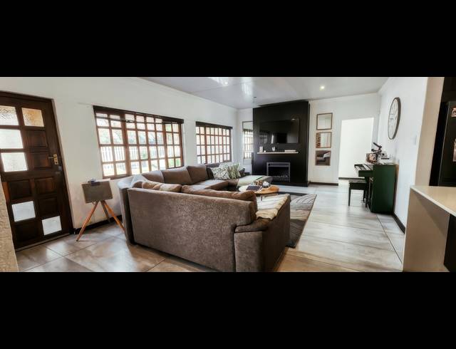 4 BEDROOM HOUSE FOR SALE IN VANDERBIJLPARK SW 1